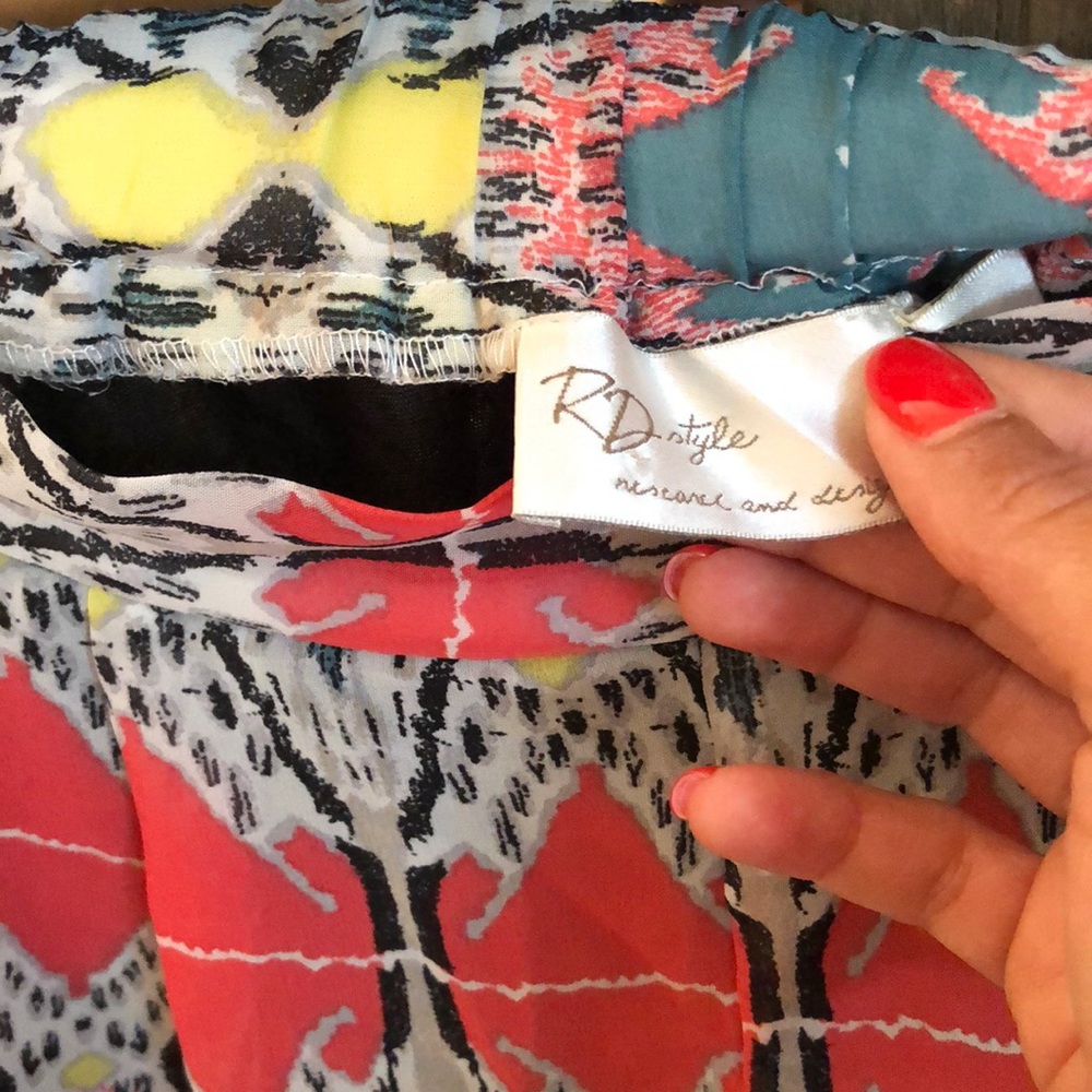 Cute Flowy Pattern Shorts - Picture 4 of 4